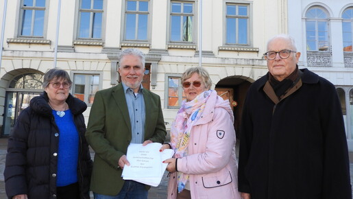 Mehr als 2000 Eutiner und Freunde der Eutiner Festspiele unterstützen die Petition des Fördervereins der Eutiner Festspiele.