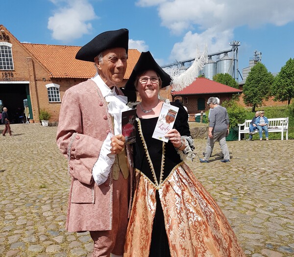 Flyerteam mit Monika Magiera und Herrmann Brütt